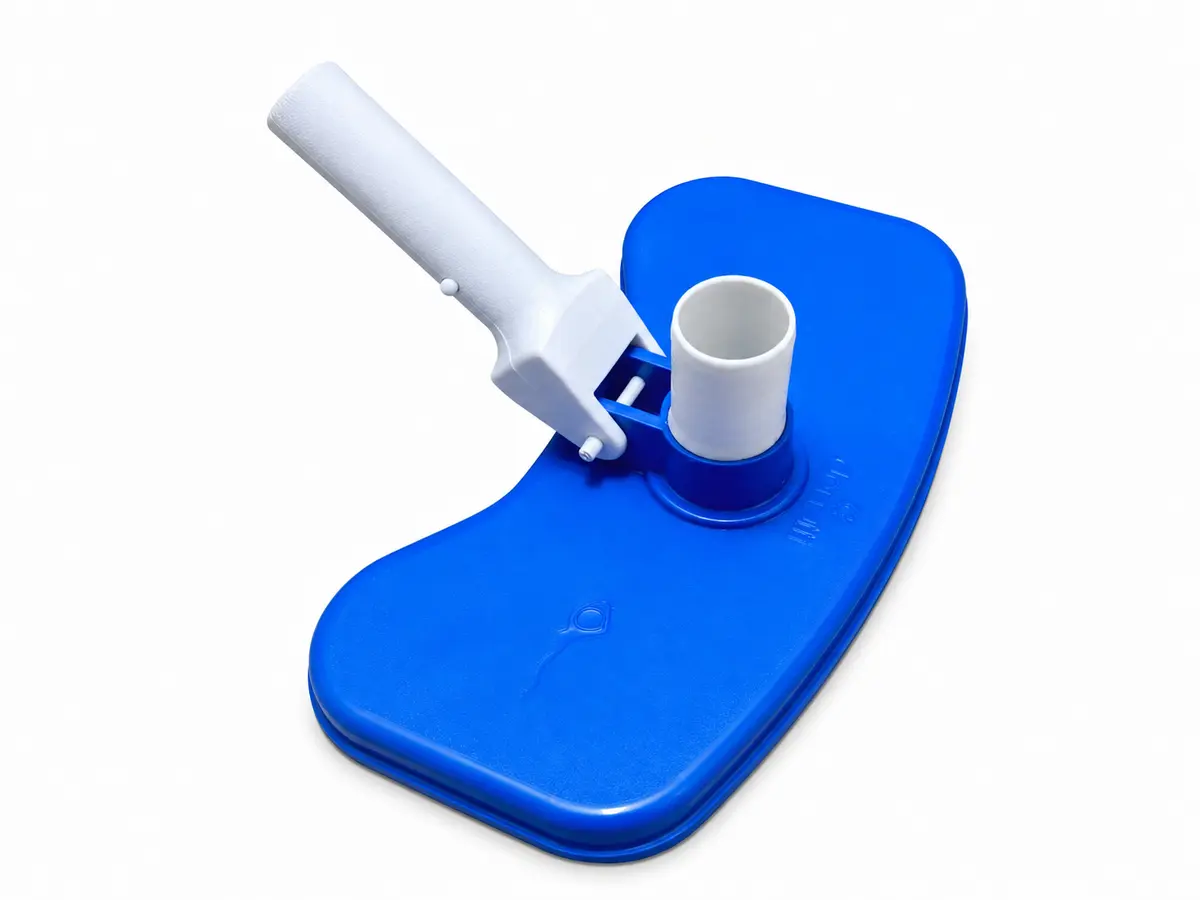 Aspirador manual azul para o fundo da piscina